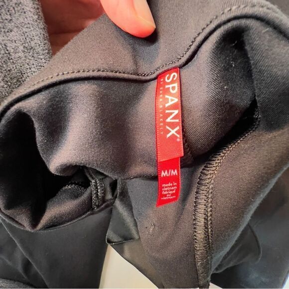 NWOT Spanx The Perfect Pant Ankle Black Size Medium - Picture 2 of 16